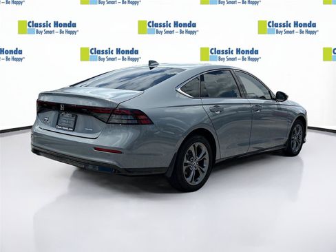 Used 2023 Honda Accord EX-L image 8