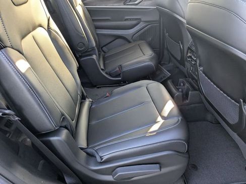 New 2025 Jeep Grand Cherokee L Limited image 32