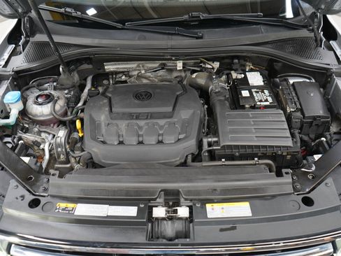 Used 2022 Volkswagen Tiguan SE AWD/4WD image 30