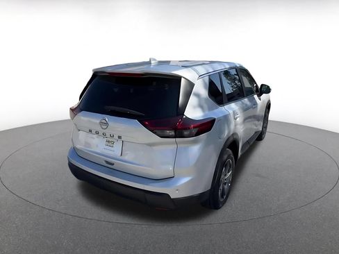 Used 2025 Nissan Rogue SV FWD image 11