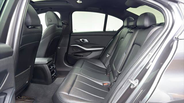 Used 2020 BMW 330i Sedan w/ Convenience Package RWD image 18