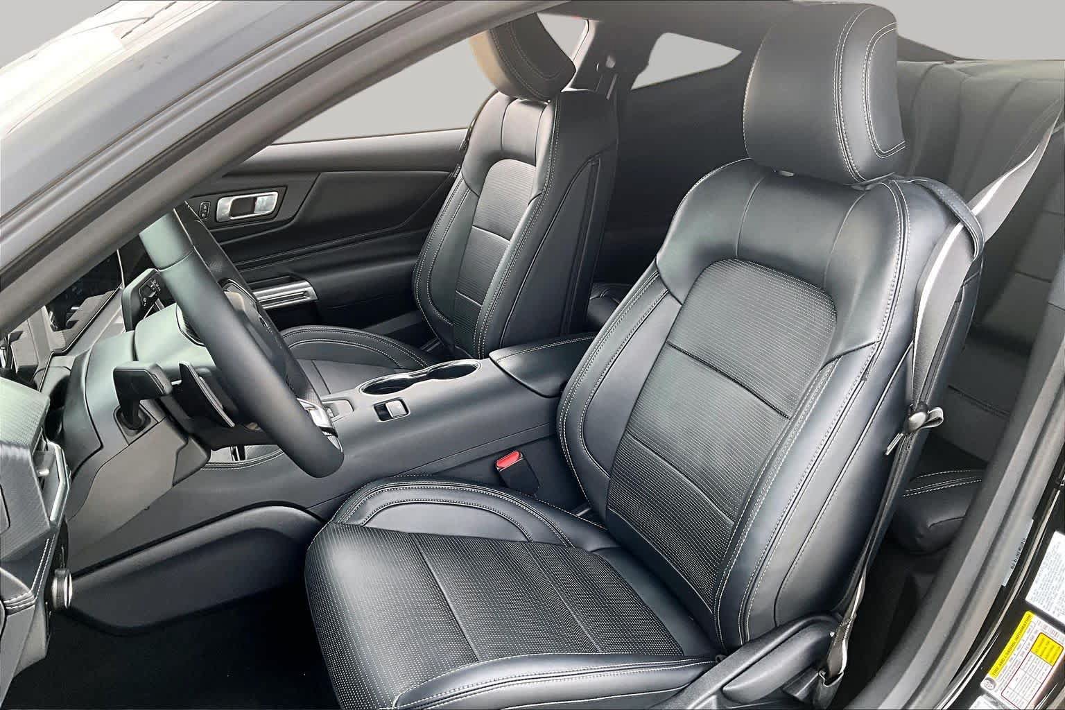 Used 2025 Ford Mustang GT Premium RWD image 6