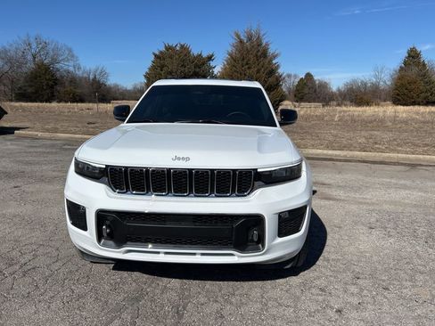 Used 2025 Jeep Grand Cherokee L Overland w/ Luxury Tech Group IV image 2