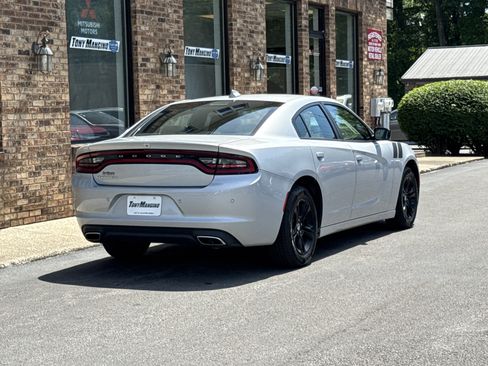 Used 2023 Dodge Charger SXT RWD image 4
