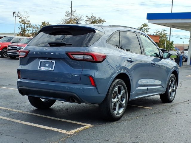 Used 2023 Ford Escape ST-Line w/ Tech Pack #1 AWD/4WD image 8