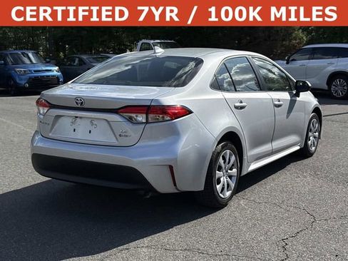 Used 2025 Toyota Corolla LE FWD image 2