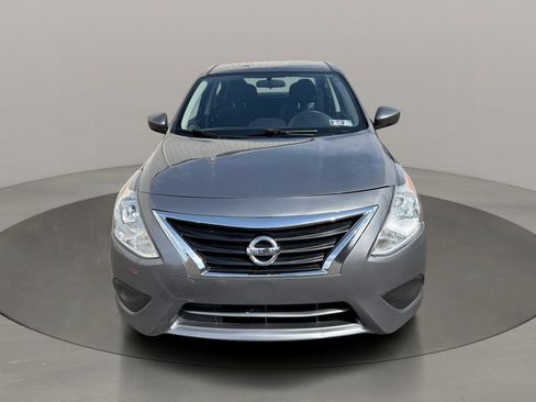 Used 2019 Nissan Versa SV image 9