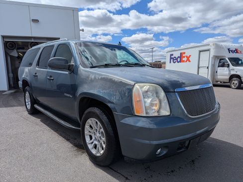Used 2007 GMC Yukon XL Denali image 3