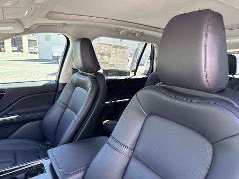 New 2026 Lincoln Aviator AWD image 22