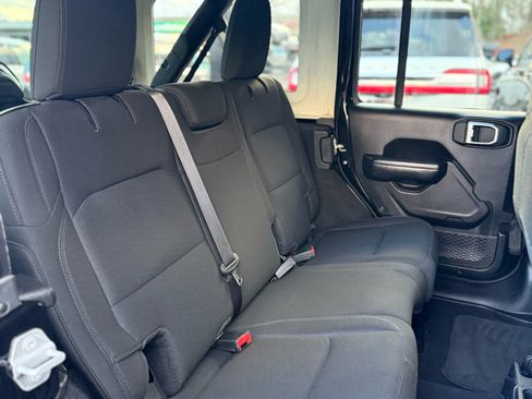 Used 2019 Jeep Wrangler Unlimited Sport S image 10