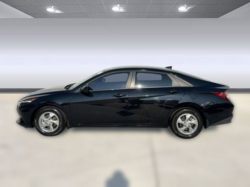 Used 2023 Hyundai Elantra SE image 2