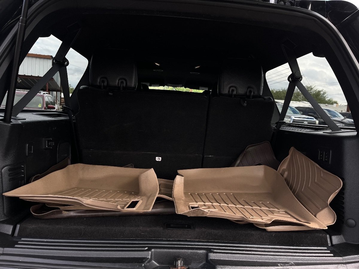 Used 2015 Ford Expedition EL XLT w/ Equipment Group 202A RWD image 32