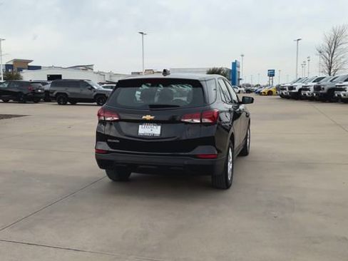 Used 2023 Chevrolet Equinox LS image 8