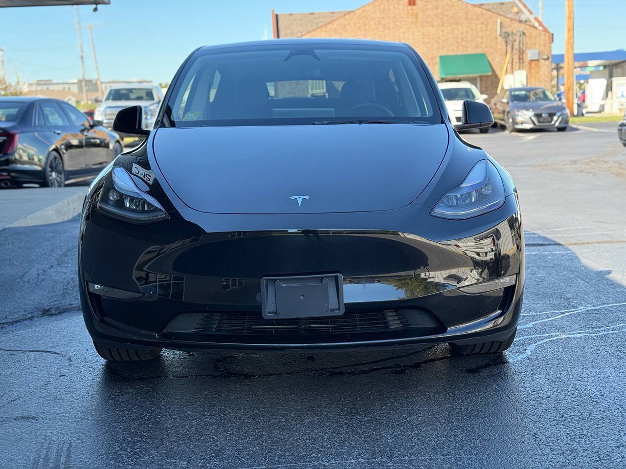 Used 2023 Tesla Model Y Long Range AWD/4WD image 2