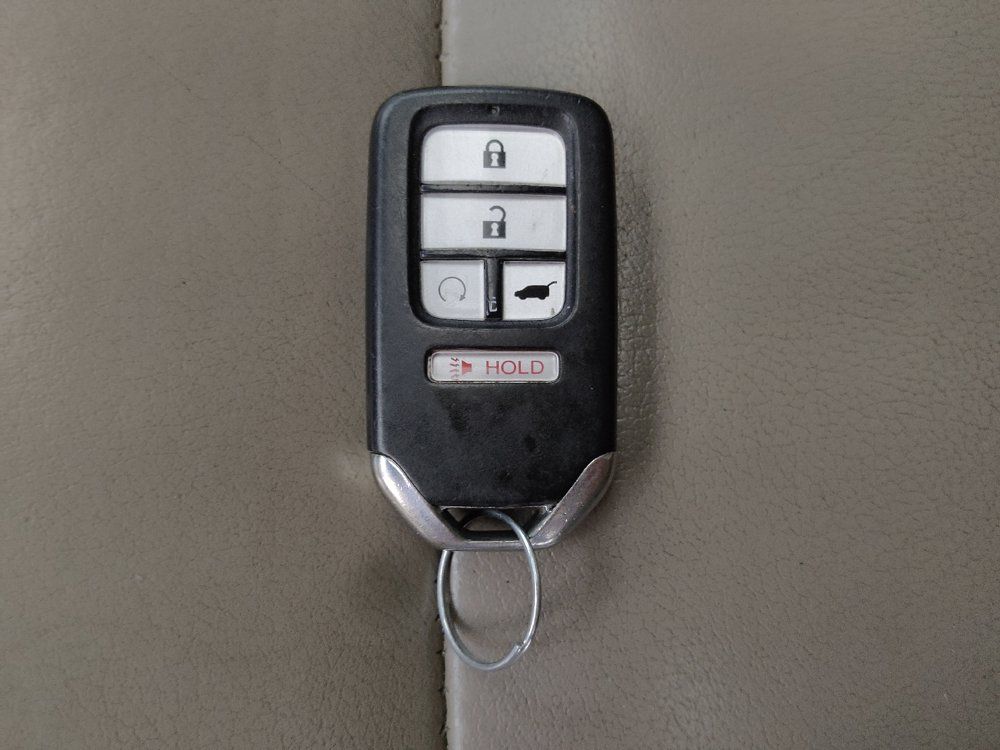 Used 2018 Honda Pilot Touring image 32