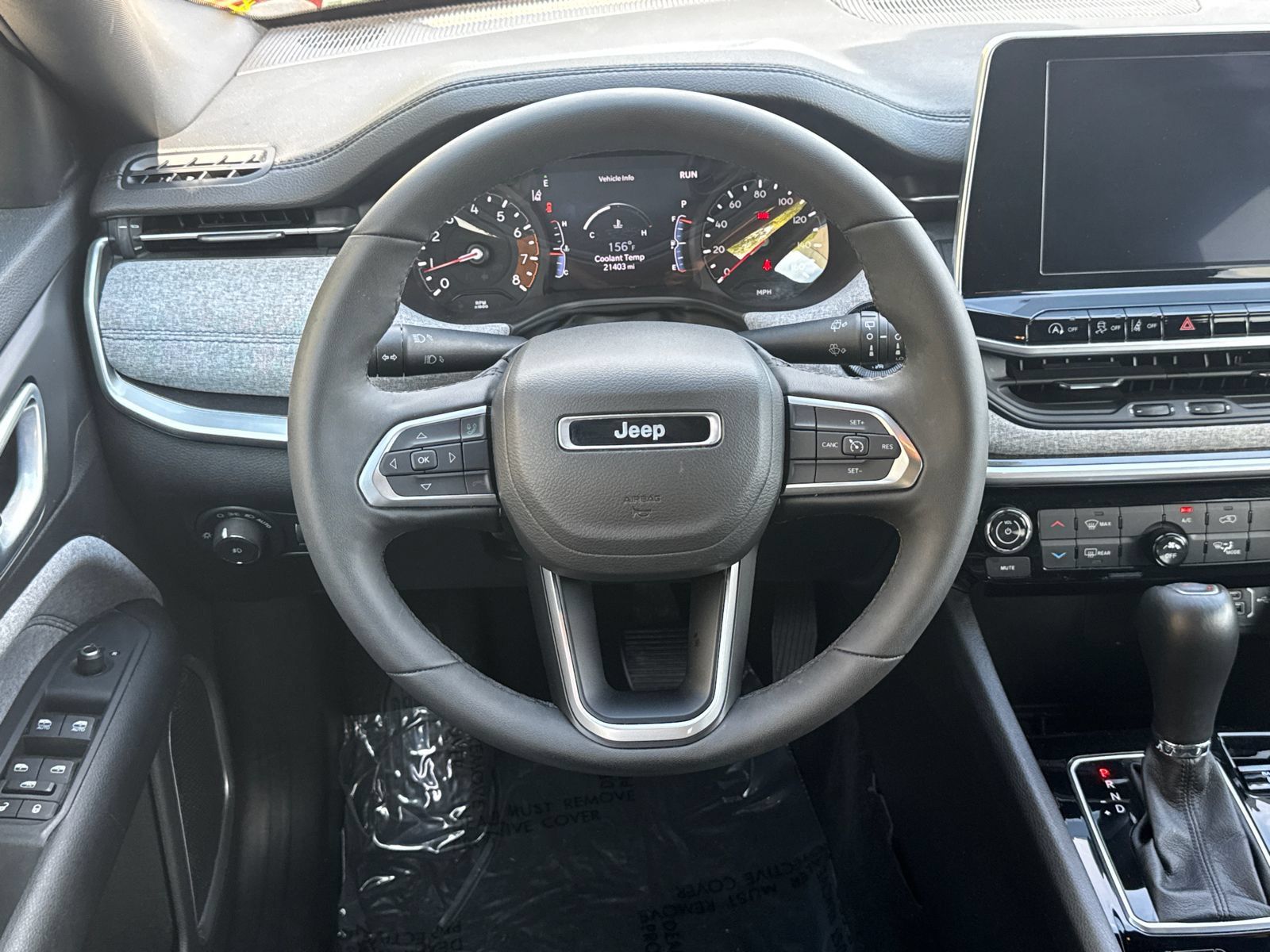 Used 2025 Jeep Compass Latitude AWD/4WD image 23