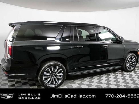 Used 2024 Cadillac Escalade ESV Sport image 2