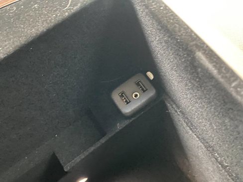 Used 2017 Cadillac Escalade ESV Standard 4dr SUV image 41