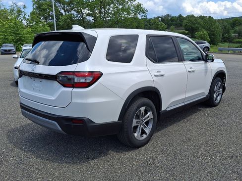 Certified 2023 Honda Pilot EX-L image 6