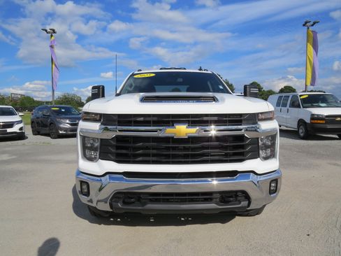 Used 2025 Chevrolet Silverado 2500 LT w/ Convenience Package image 11