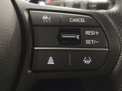 Used 2023 Honda HR-V LX image 11