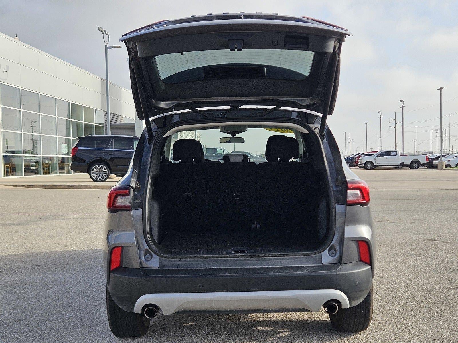 Used 2023 Ford Escape Active w/ Tech Pack #1 AWD/4WD image 9