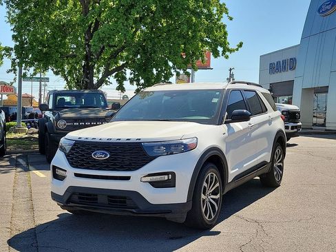 Certified 2023 Ford Explorer ST-Line AWD/4WD image 2