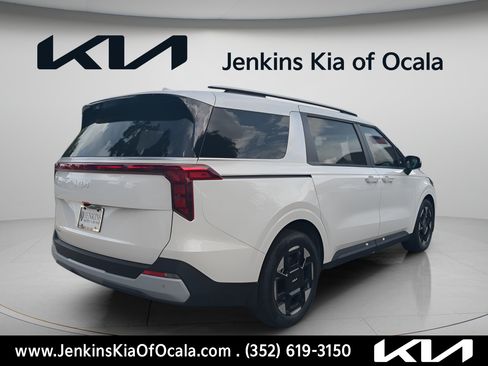 New 2026 Kia Carnival EX FWD image 4