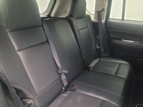Used 2017 Jeep Compass High Altitude FWD image 19