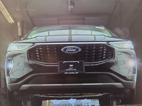 Used 2023 Ford Escape Platinum AWD/4WD image 7
