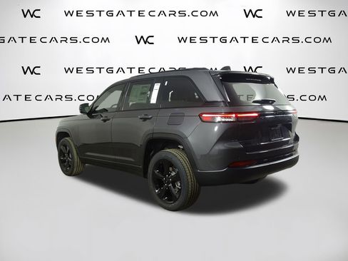New 2025 Jeep Grand Cherokee Altitude image 5
