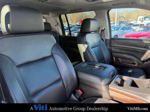 Used 2017 Chevrolet Suburban LT w/ LT Signature Package image 32