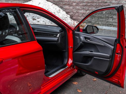 Certified 2025 Toyota Camry SE w/ Convenience Package image 15