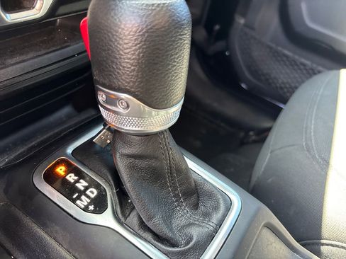 Used 2022 Jeep Gladiator Sport AWD/4WD image 26