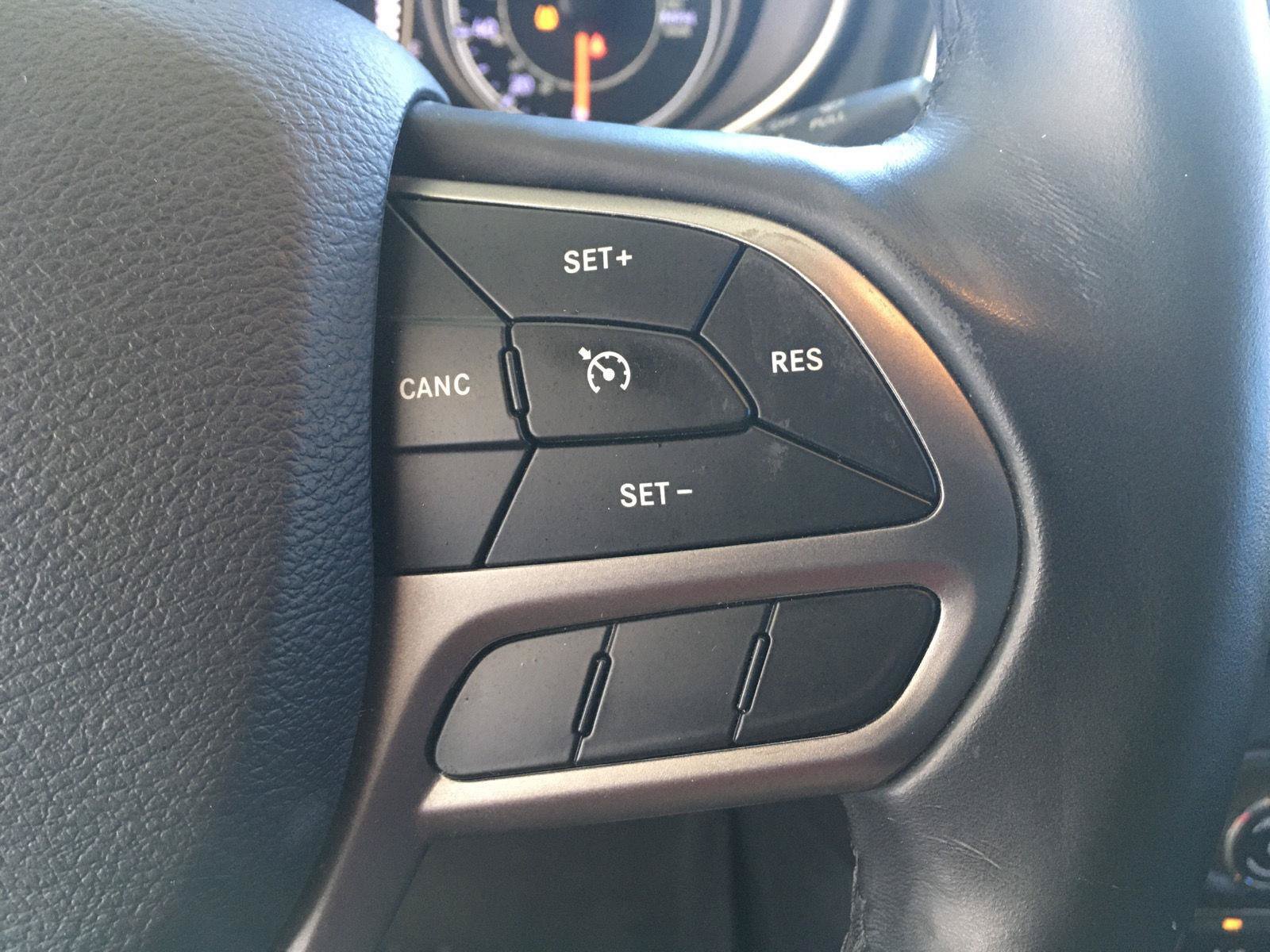 Used 2019 Jeep Cherokee Latitude Plus FWD image 26