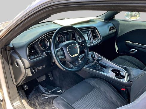 Used 2016 Dodge Challenger SXT RWD image 12
