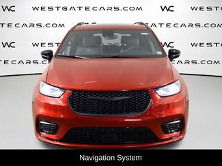 Used 2025 Chrysler Pacifica Limited FWD video 2