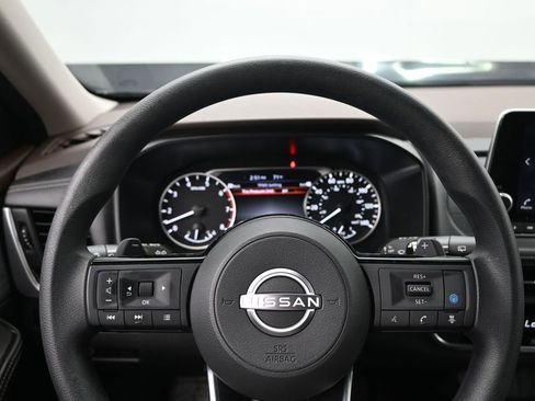 Used 2023 Nissan Rogue SV AWD/4WD image 14