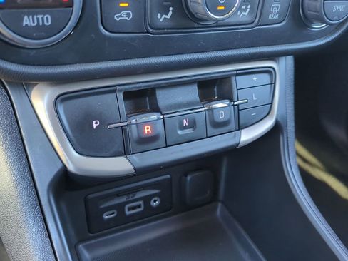 Used 2022 GMC Terrain Denali image 15