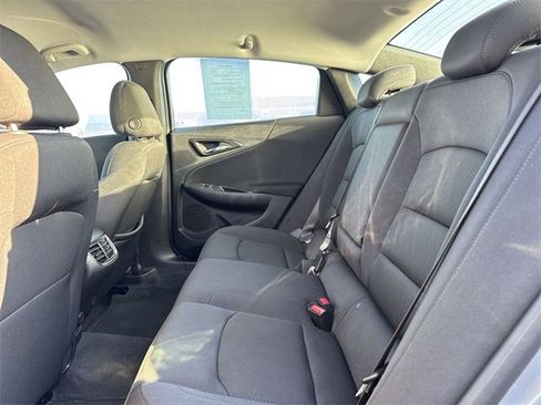 Used 2025 Chevrolet Malibu LT image 9