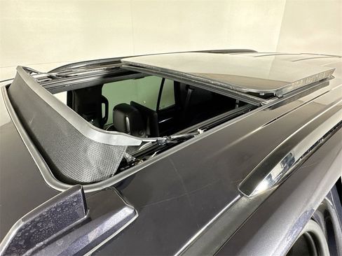 Used 2023 Cadillac Escalade Sport Platinum w/ LPO, ONYX Package image 21