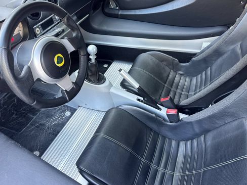 Used 2005 Lotus Elise RWD image 10