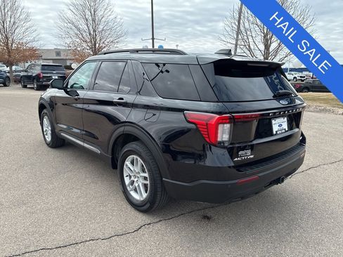 Used 2025 Ford Explorer Active AWD/4WD image 6