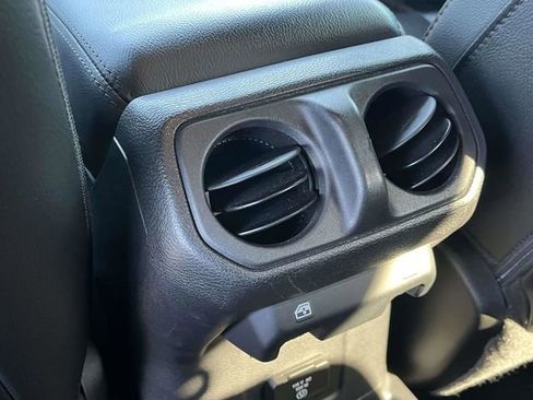 Used 2021 Jeep Wrangler Unlimited Sahara image 19