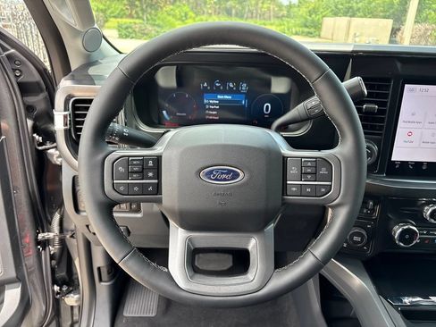 New 2026 Ford F250 Lariat w/ Black Appearance Package AWD/4WD image 22