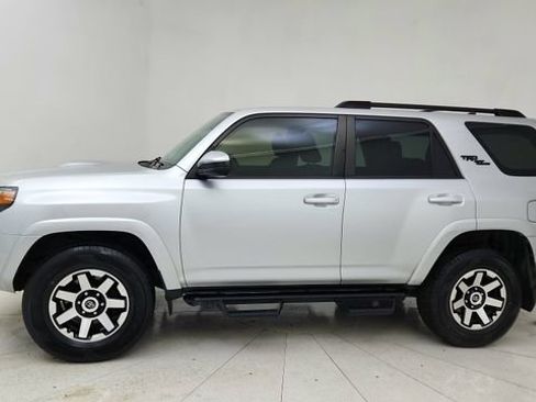 Used 2022 Toyota 4Runner TRD Off-Road image 3