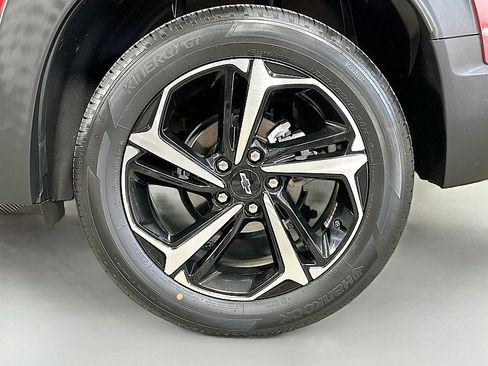 Used 2023 Chevrolet TrailBlazer RS w/ Sun and Liftgate Package AWD/4WD image 32