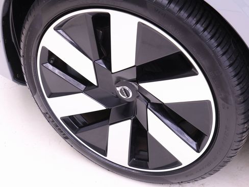 Used 2024 Volvo S60 T8 Ultimate image 25