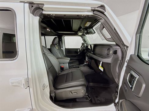 New 2025 Jeep Wrangler Unlimited Rubicon 392 image 30