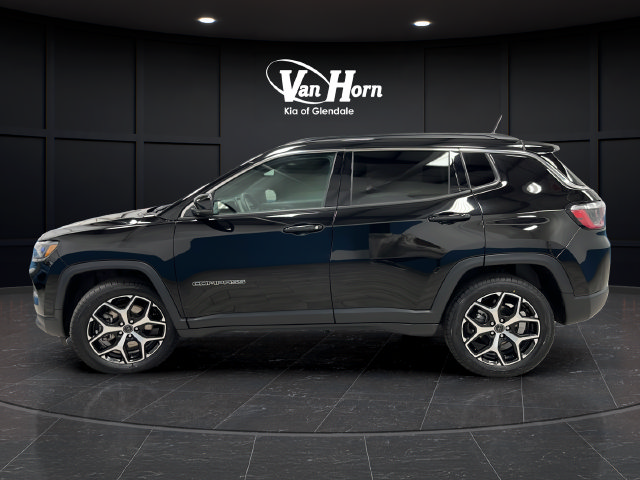 Used 2025 Jeep Compass Limited AWD/4WD image 4
